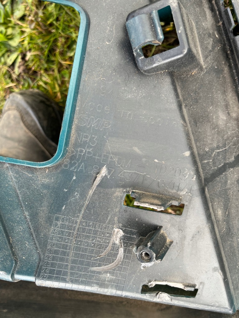 Купити Бампер перед audi a1 s line 82a807437f решітка радіатора 18-