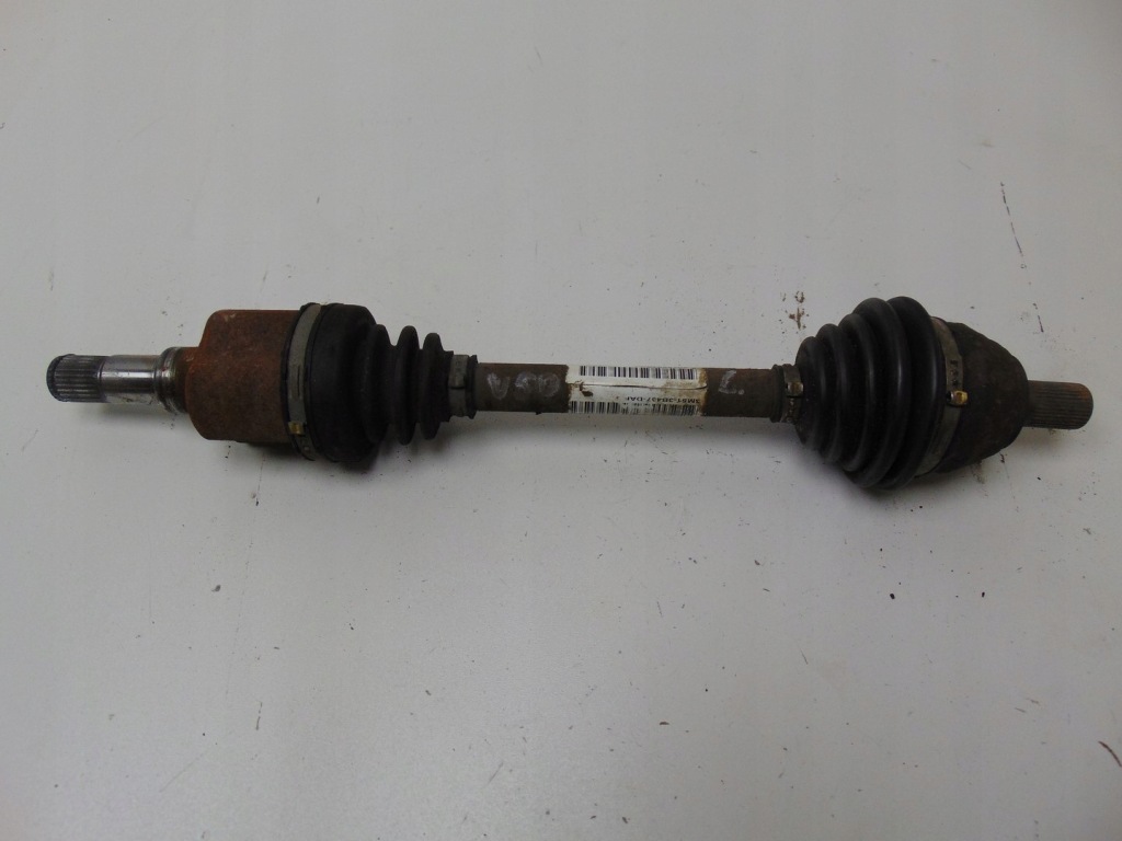 Купити Привідний вал ліва перед volvo v50 рестайлінг  1.6 d 3m51-3b437-daf