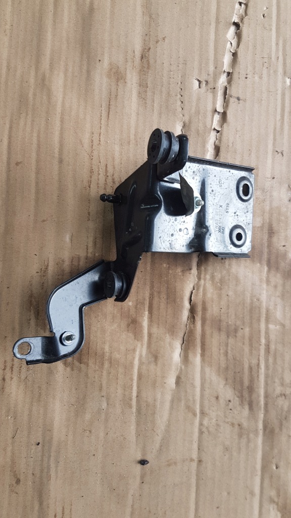 фото №1, Кронштейн насоса abs audi a3 q2 8v0614235