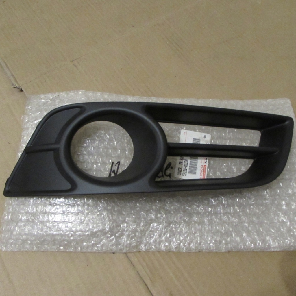 фото №1, Toyota corolla e 12 решітка протитуманної фари ліва