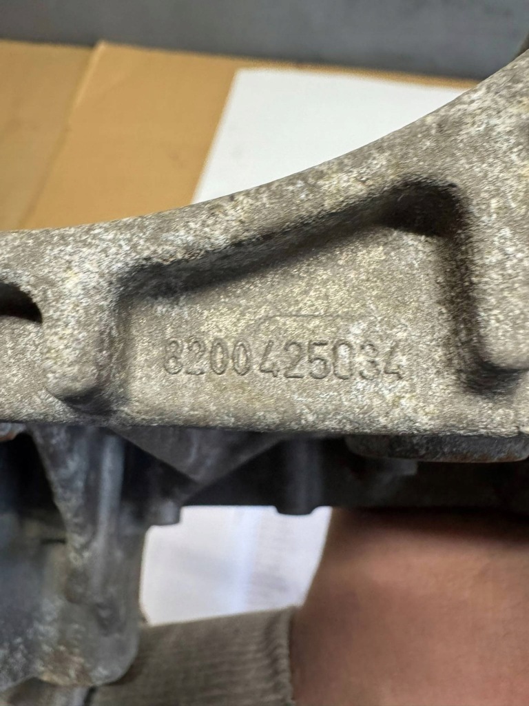 Кронштейн генератора renault 1.5 dci 8200425034 Доставка