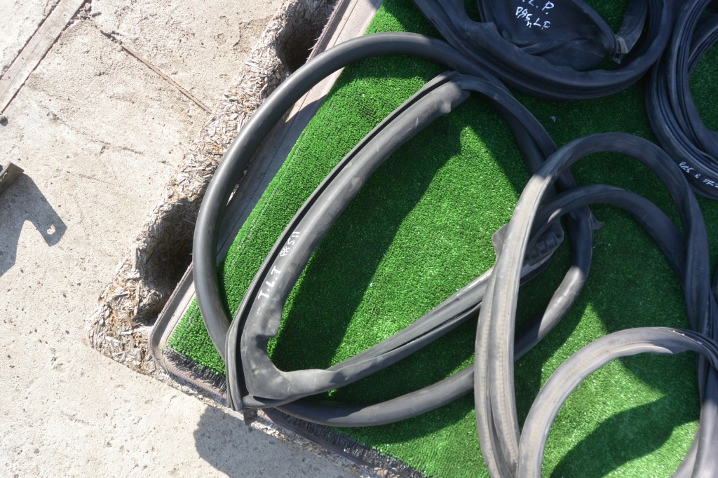 Прокладка дверь багажника tesla model s 12-16 Цена