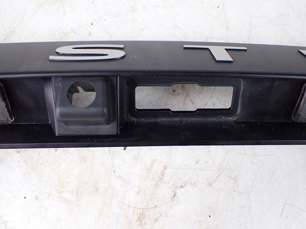 фото №8, Молдинг накладка крышки задняя с освещением dacia duster ii 848101807r