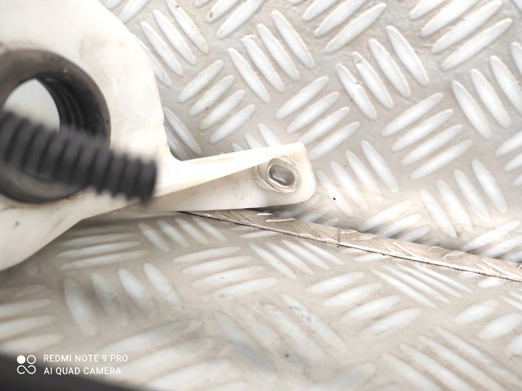 фото №7, Бачок жидкость омывателя помпа alfa romeo giulietta