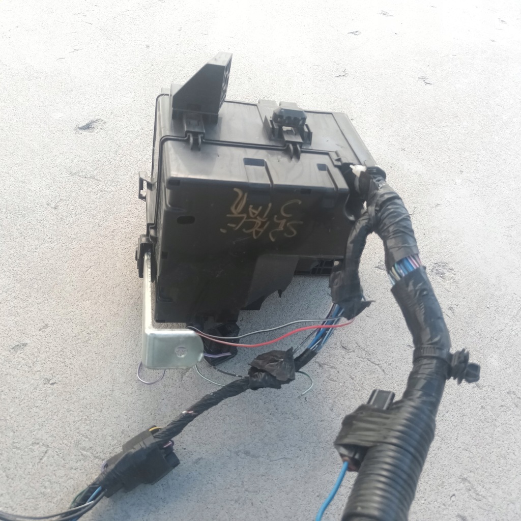 фото №13, Space star ii 13- дроти відсік двигуна