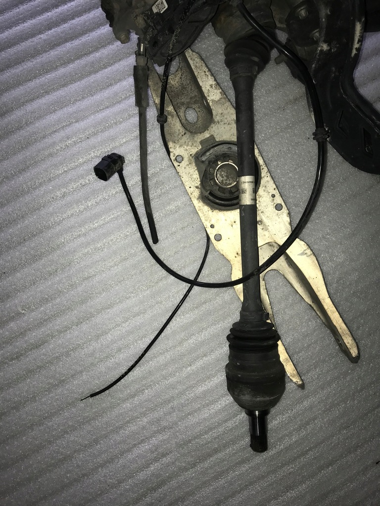 фото №1, Mercedes w117 4matic приводной вал левая 2463509500