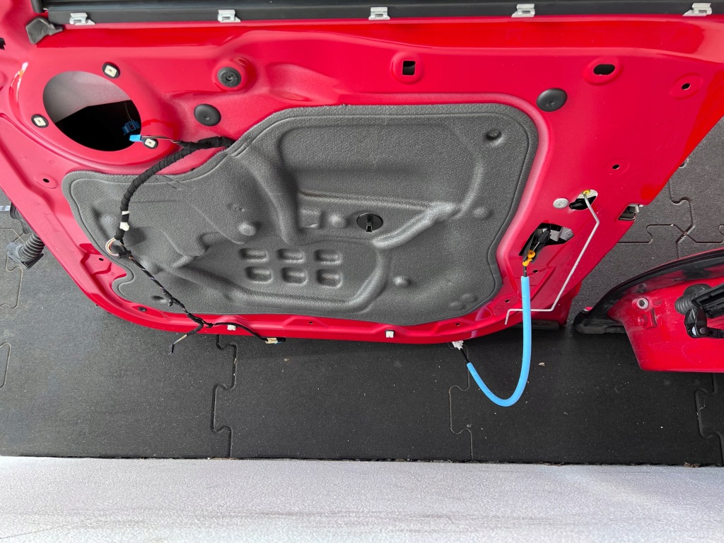 Дверь правое  перед задняя mini f60 цвет 851 Оригинал