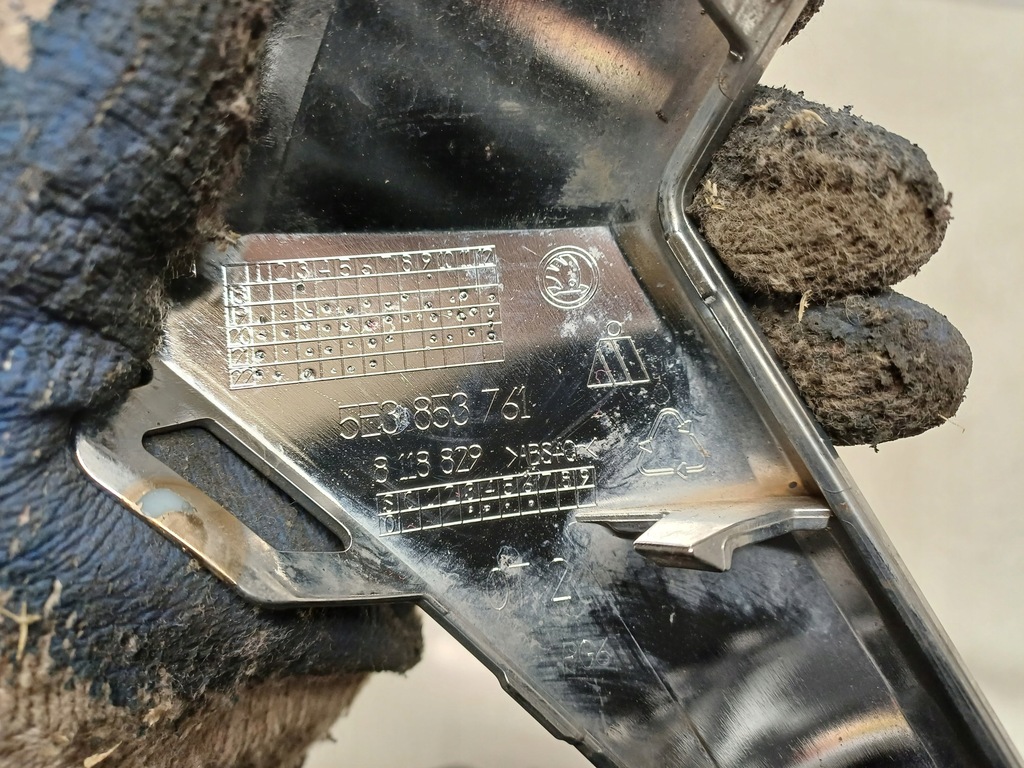 фото №8, Skoda octavia 4 iv 19- рамка хром решітка 5e3853761