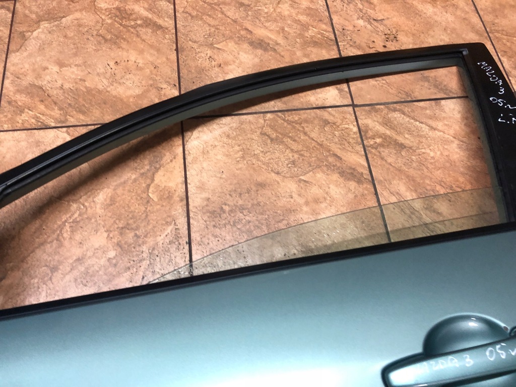 фото №1, Скло лівий перед mazda 3 1.6b 05r. hb