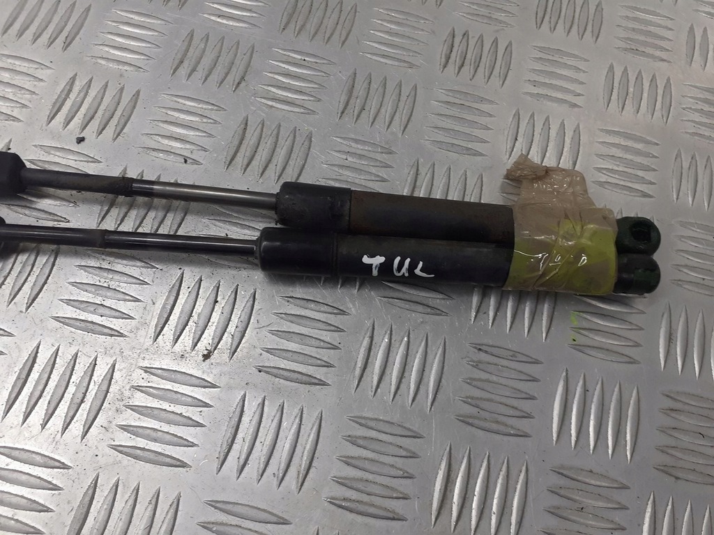 фото №1, Амортизаторы крышки задний audi a4 b6 1.9 tdi