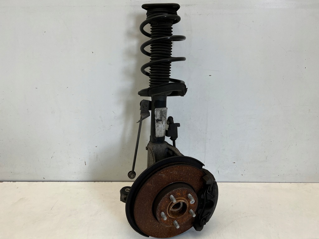 фото №1, Volvo v40 2.0 поворотний кулак амортизатор передній правий