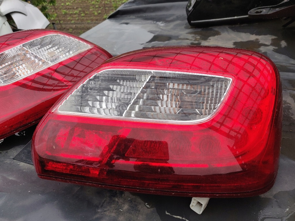 фото №1, Space star ii 2 lift лампа права задня led