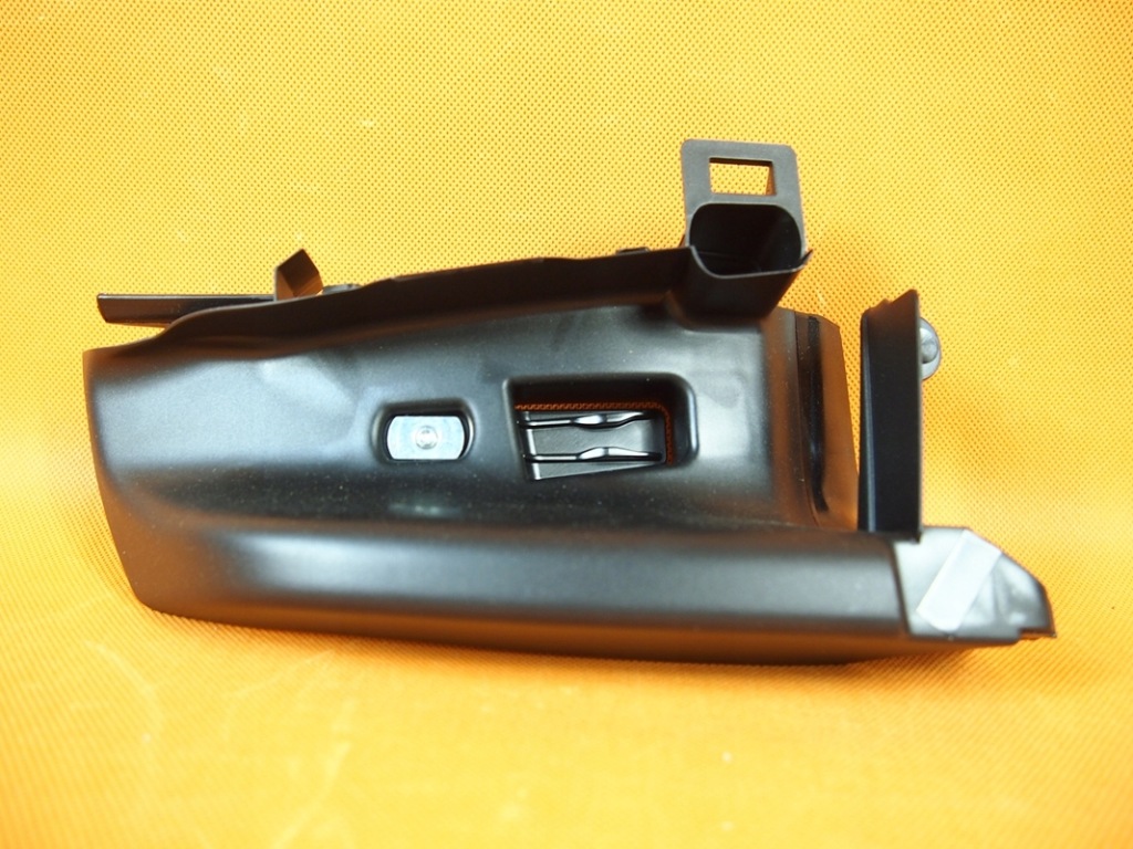 фото №1, Напрямна поперечина задня audi оригінальний номер 4g8857792a