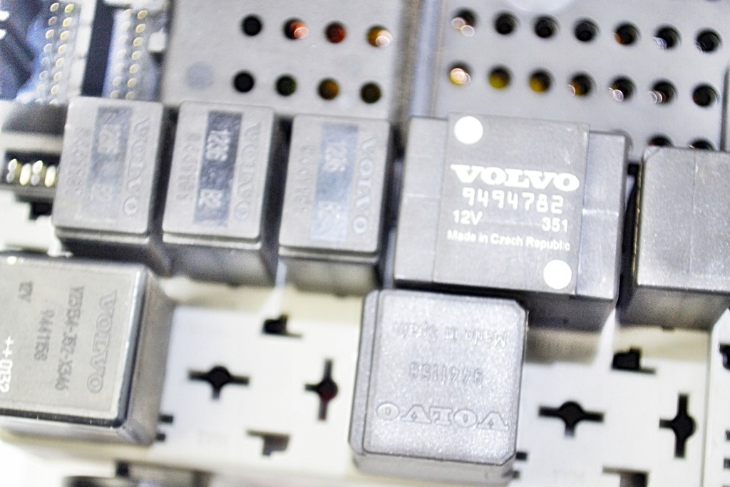 фото №5, Volvo v70 s60 коробка bsi 8645729 8676286 01w373