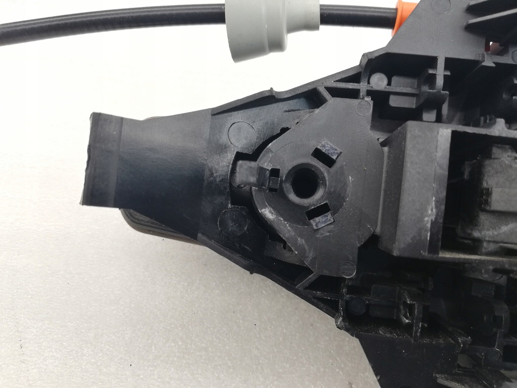 фото №9, Ручка ліва лівий задня зовнішня jaguar xe x760 кронштейн