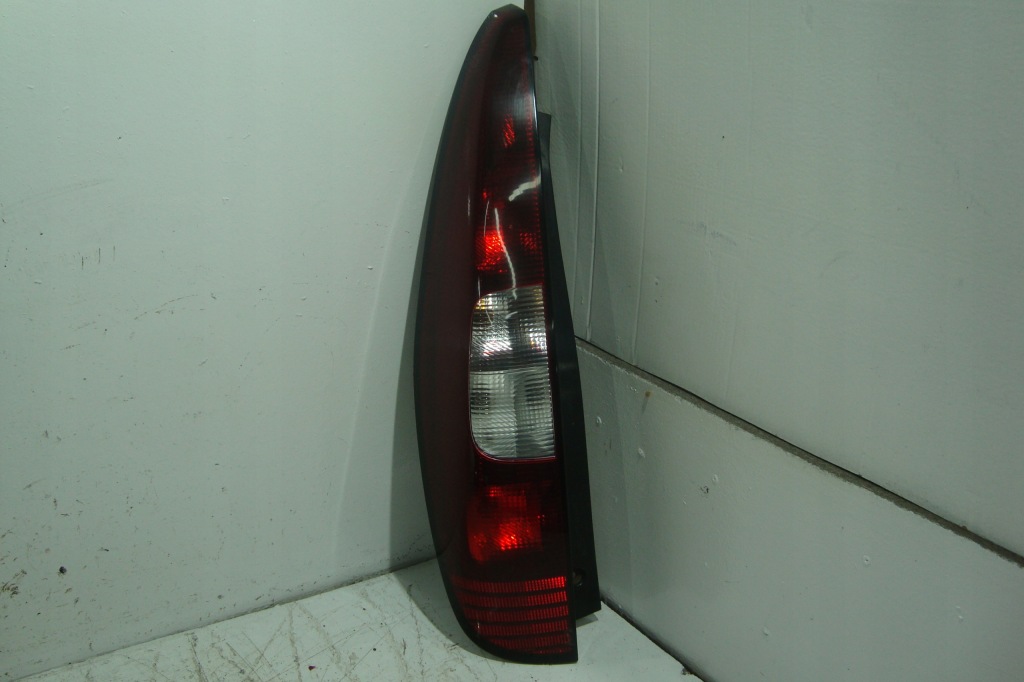 фото №1, Лампа левый задняя mitsubishi colt 04- 5d poznań