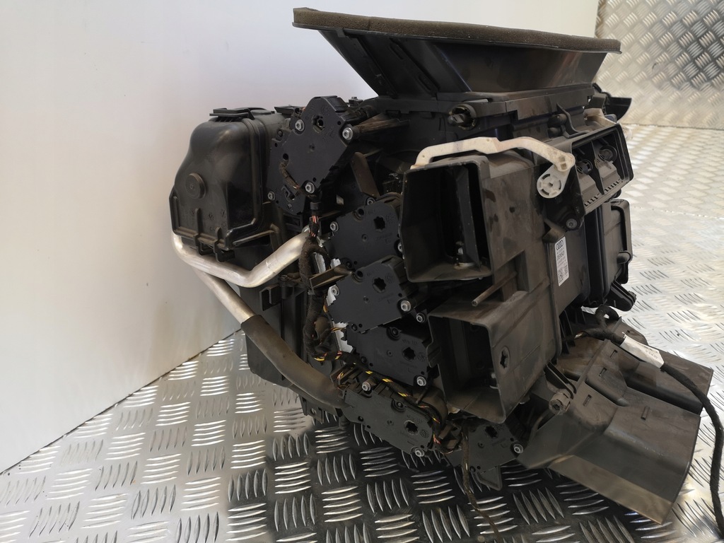 фото №5, Корпус отопитель воздуходувка kpl audi a8 d4 eu