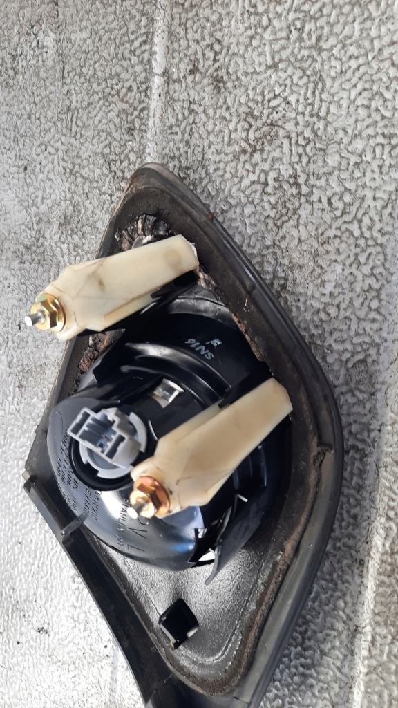 фото №3, Лампа левая задняя w крышка mazda 3 05r hb