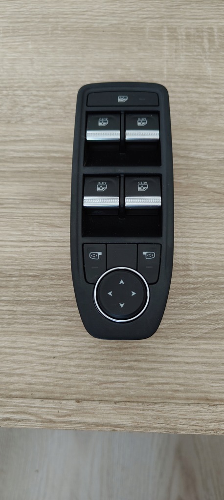 фото №1, Панель переключатель окон зеркал renault captur ii clio v arkana 254107080r