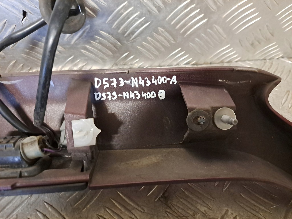 фото №9, Ford mondeo mk5 kombi накладка кришки багажника