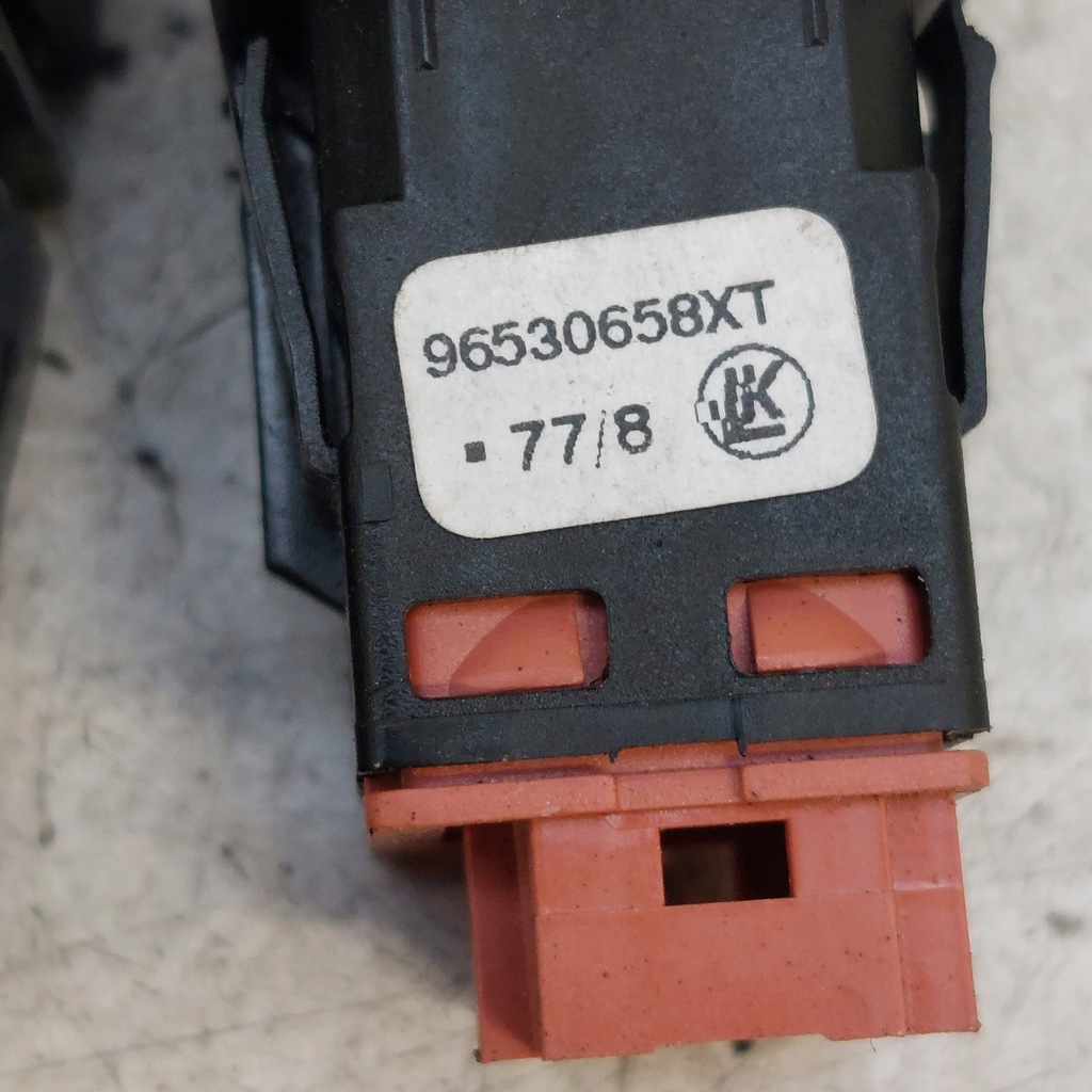 фото №8, Citroen c4 picasso выключатель поперечина движения + выключатель pdc + крышка топлива