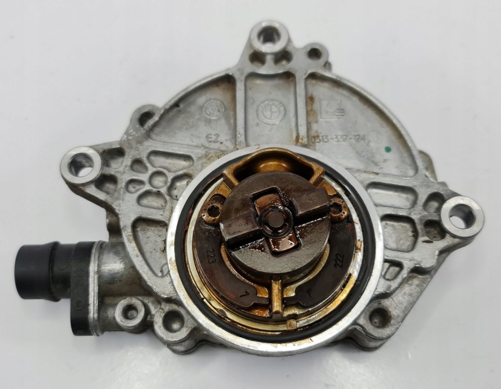 фото №1, Насос vacu вакуум bmw 1 e81 2.0 7547021