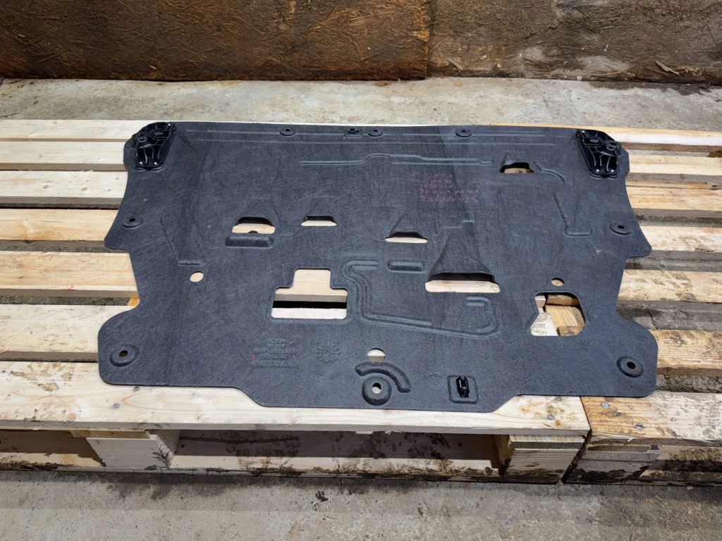 фото №7, Volvo v60 iii 3 18- xc60 ii 2 17- xc90 14- v90 16- плита захист pod двигун