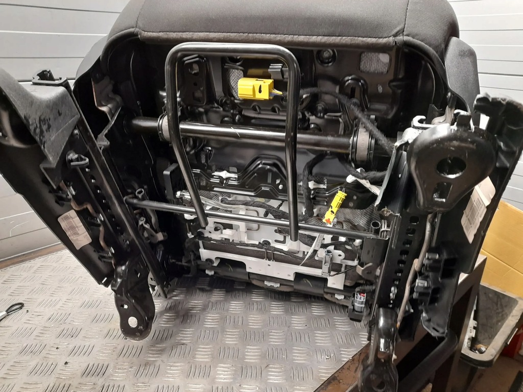 фото №6, Chrysler pacifica перед сторона правая сиденья, сиденье