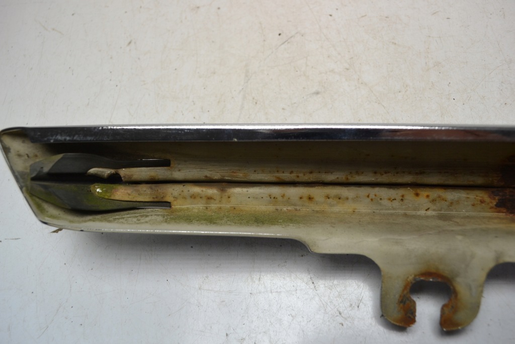 Mercedes w116 wąs уголок бампера левый перед с Разборки