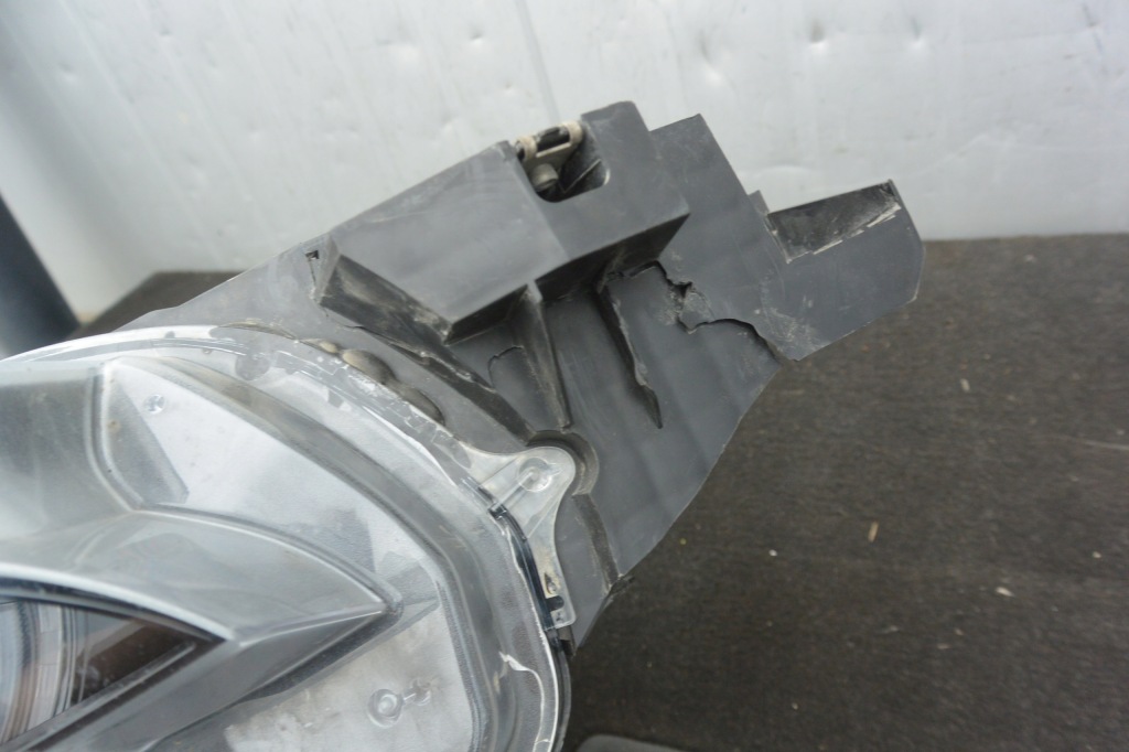 фото №5, Лампа фара права ксенон mazda cx9 usa 16-r