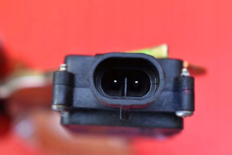 фото №8, Замок крышки задняя багажника правый 9642883580 9646044780 citroen c3 pluriel i