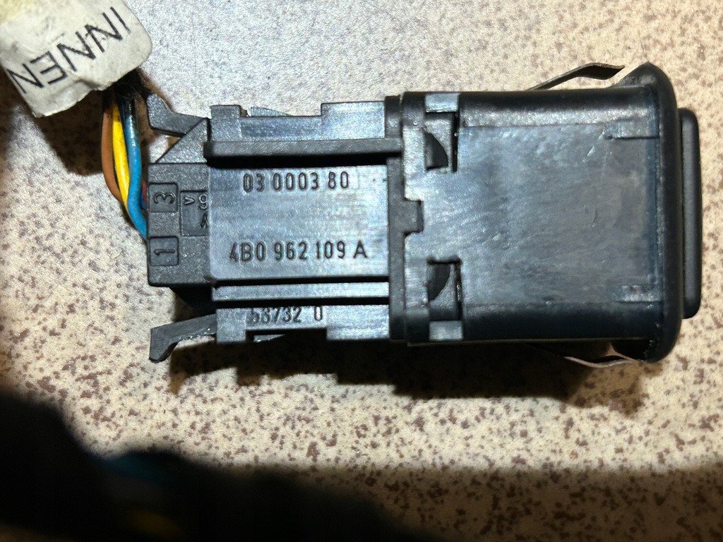 фото №5, Кнопка сигналізація audi a8 d2 lift