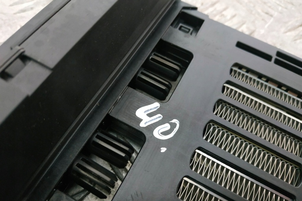 фото №7, Радіатор електричний обігрівача audi a8 4h_ 4h0819011 3.0l дизель