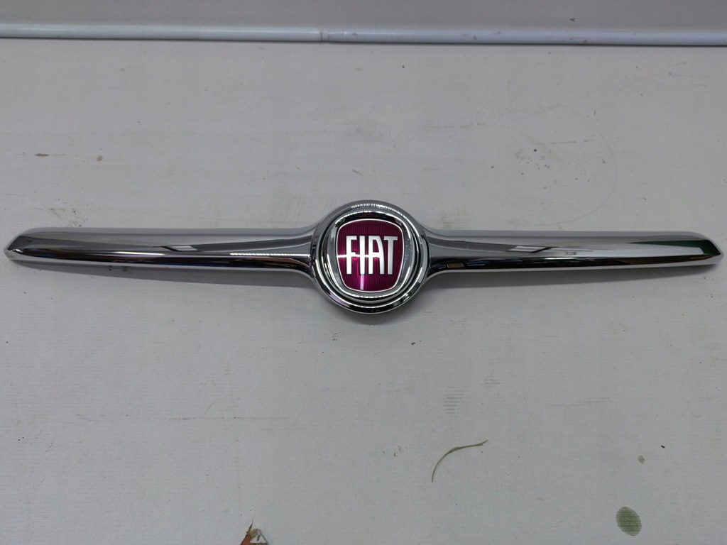 Купить Fiat 500x 1.6b хром решетка эмблема