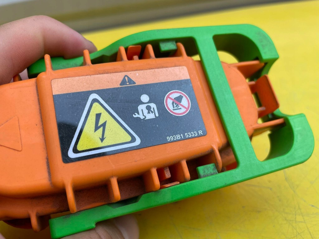 фото №3, Renault clio v запобіжник акумулятора 993b15333r