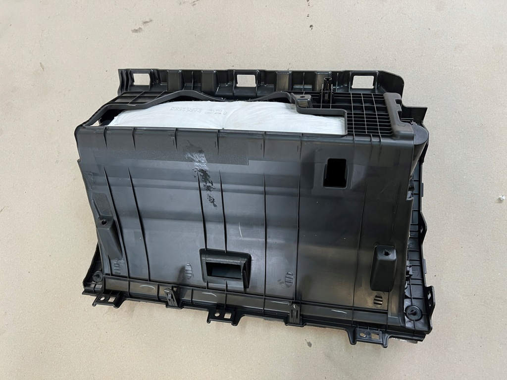 фото №13, Hyundai i30 iii 17- бардачок панелі консолі пасажира europa