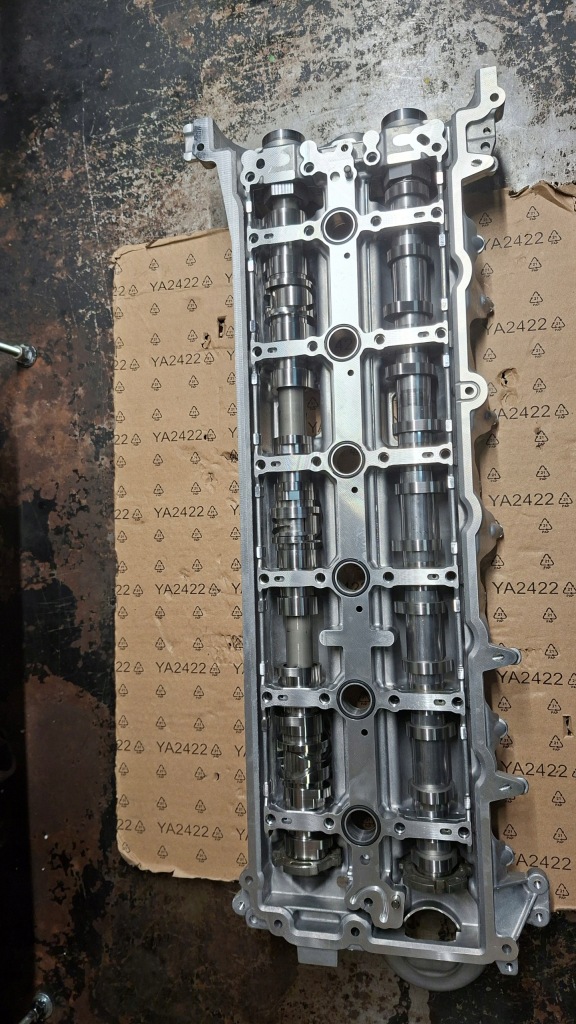 Купити Кришка клапанів з розподільчі вали mercedes-benz a2560160200