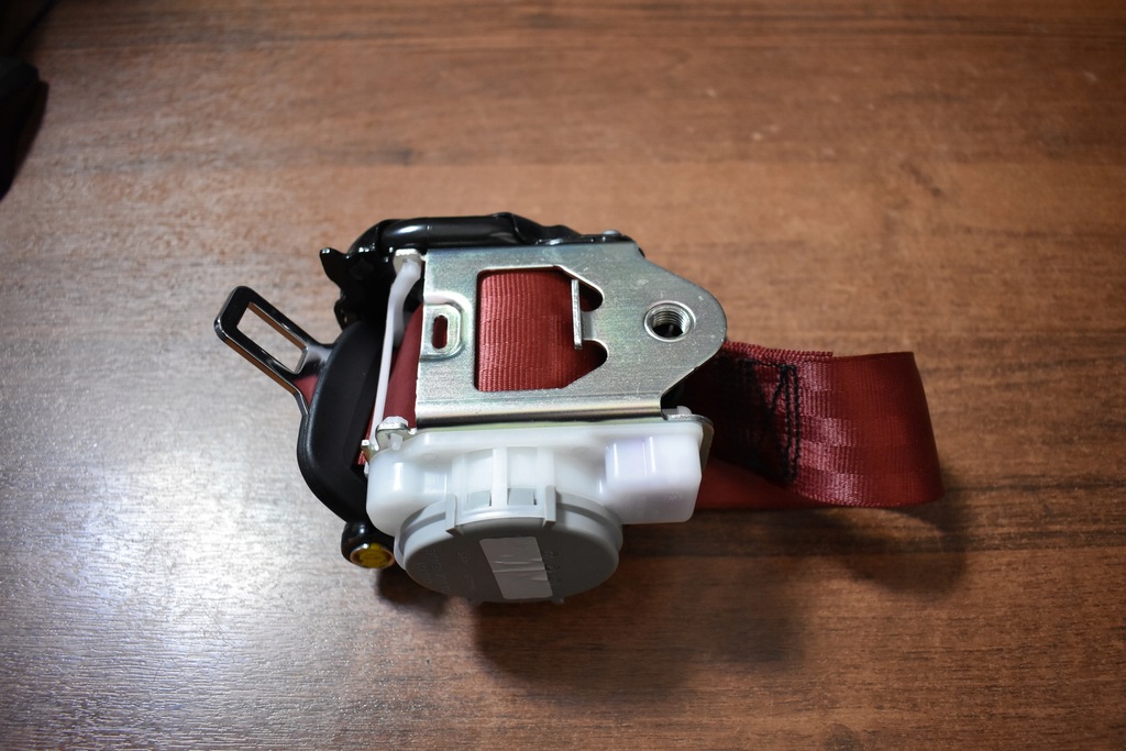 фото №1, Idealny pas натягувач задній porsche macan 1