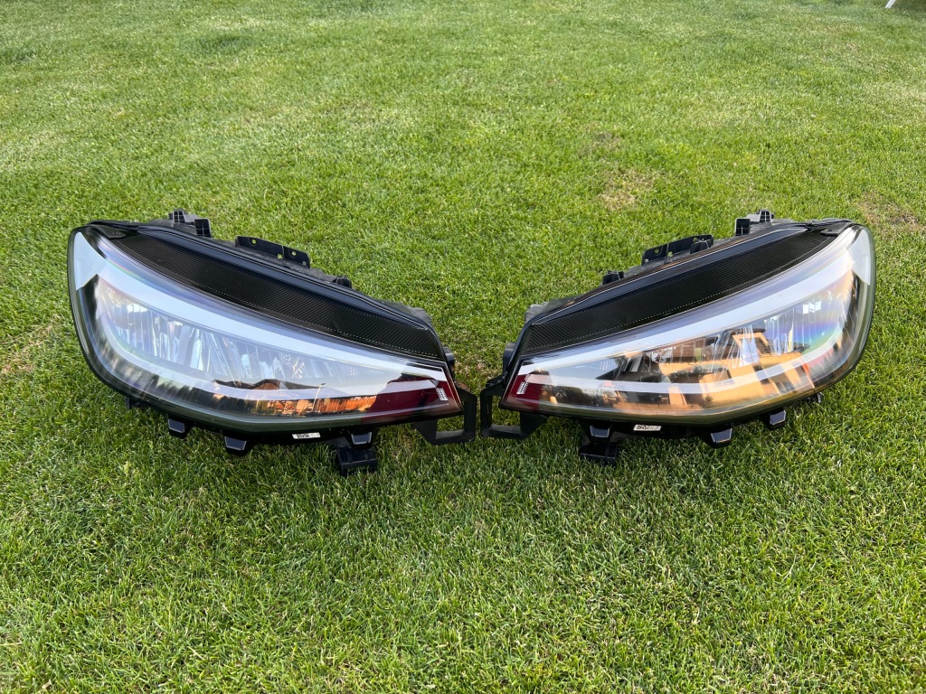 фото №1, Vw id4 id.4 лампа led правая перед 11c941030