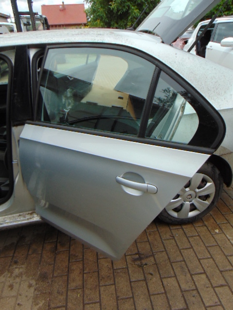 фото №1, Двері ліва задня повний skoda rapid sedan liftback 2012- колір la7w