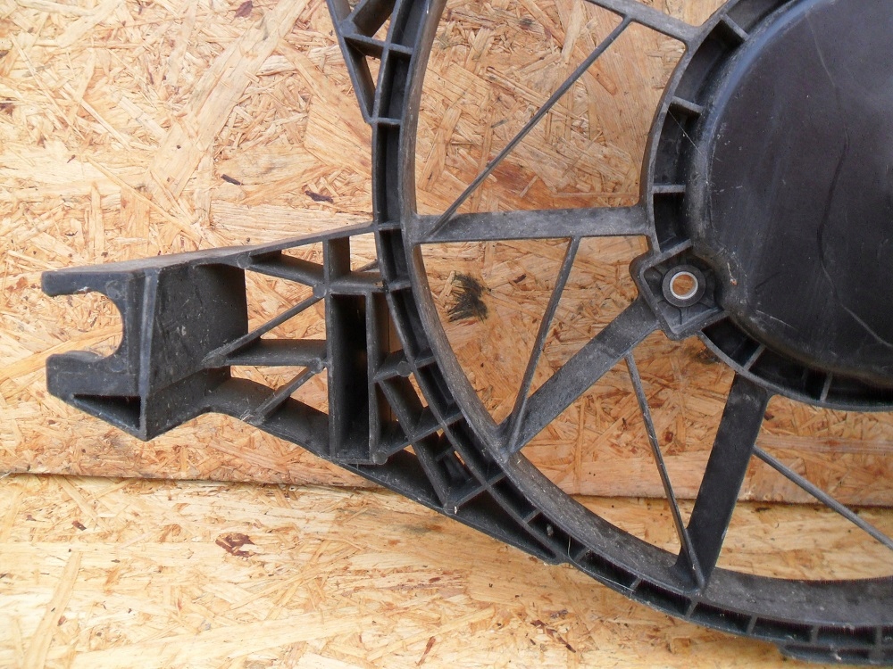 фото №6, Mercedes b-klassa w245 2005-корпус вентилятора