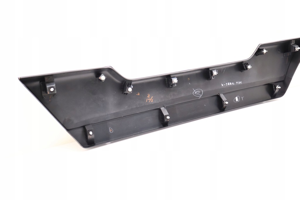 фото №7, Nissan x-trail t32 накладка крышки багажника 909011dj0a