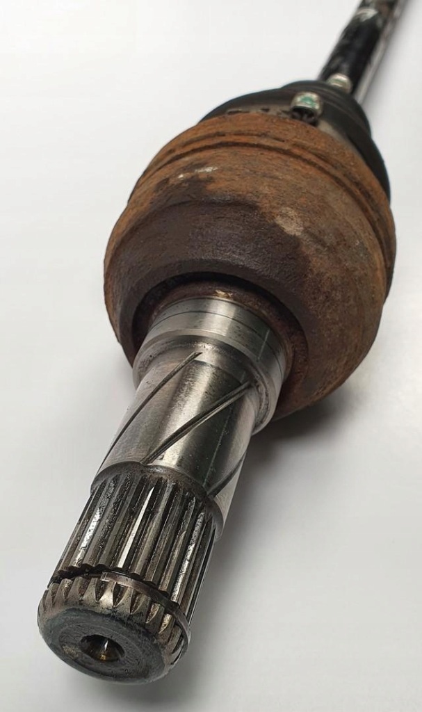 Приводной вал правый  правая  задний awd volvo xc90 2.5 30651528 в Украине