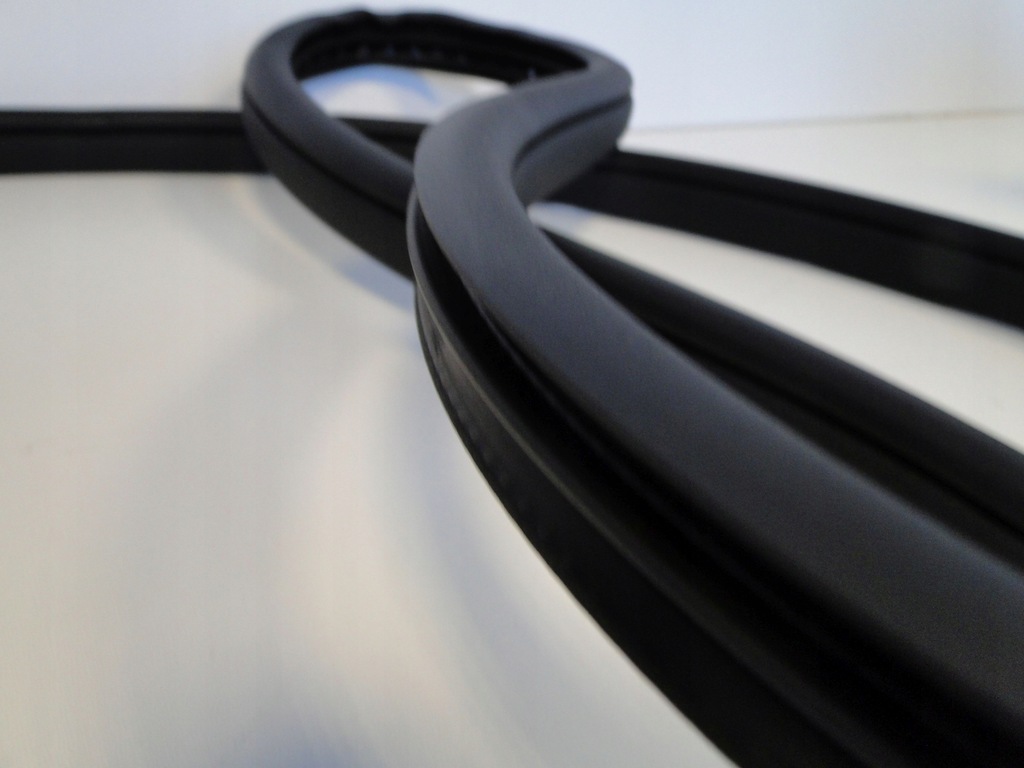 фото №6, Mercedes eqc 293 n293 прокладка край дверь левая передние