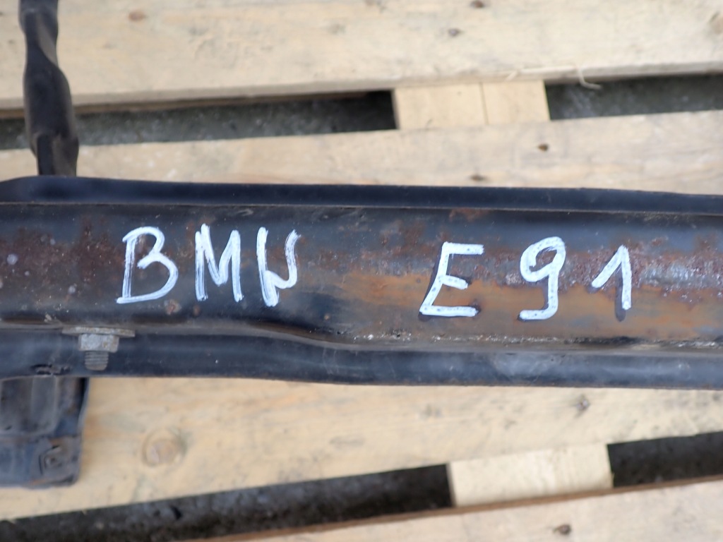 Усилитель балка бампера задняя bmw 316d e91 рестайлинг  универсал европа Киев