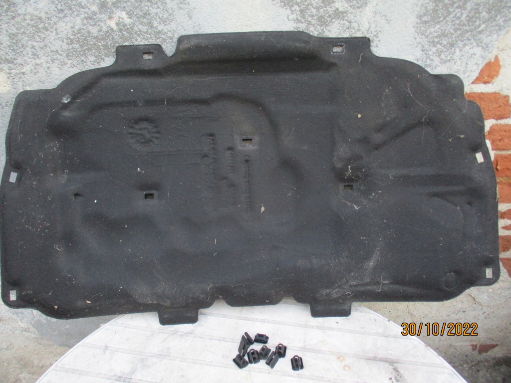 фото №1, Volvo v50 2007 r-wygłuszenie капот