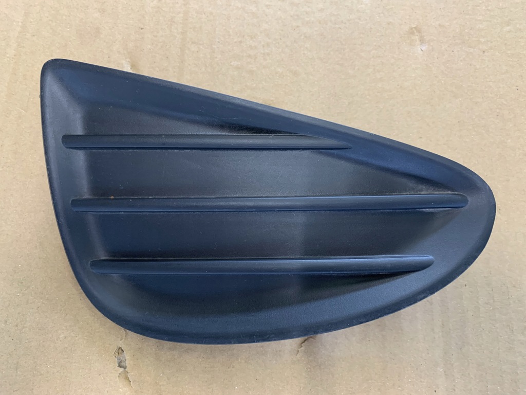 фото №1, Решітка заглушка бампера права toyota yaris iii