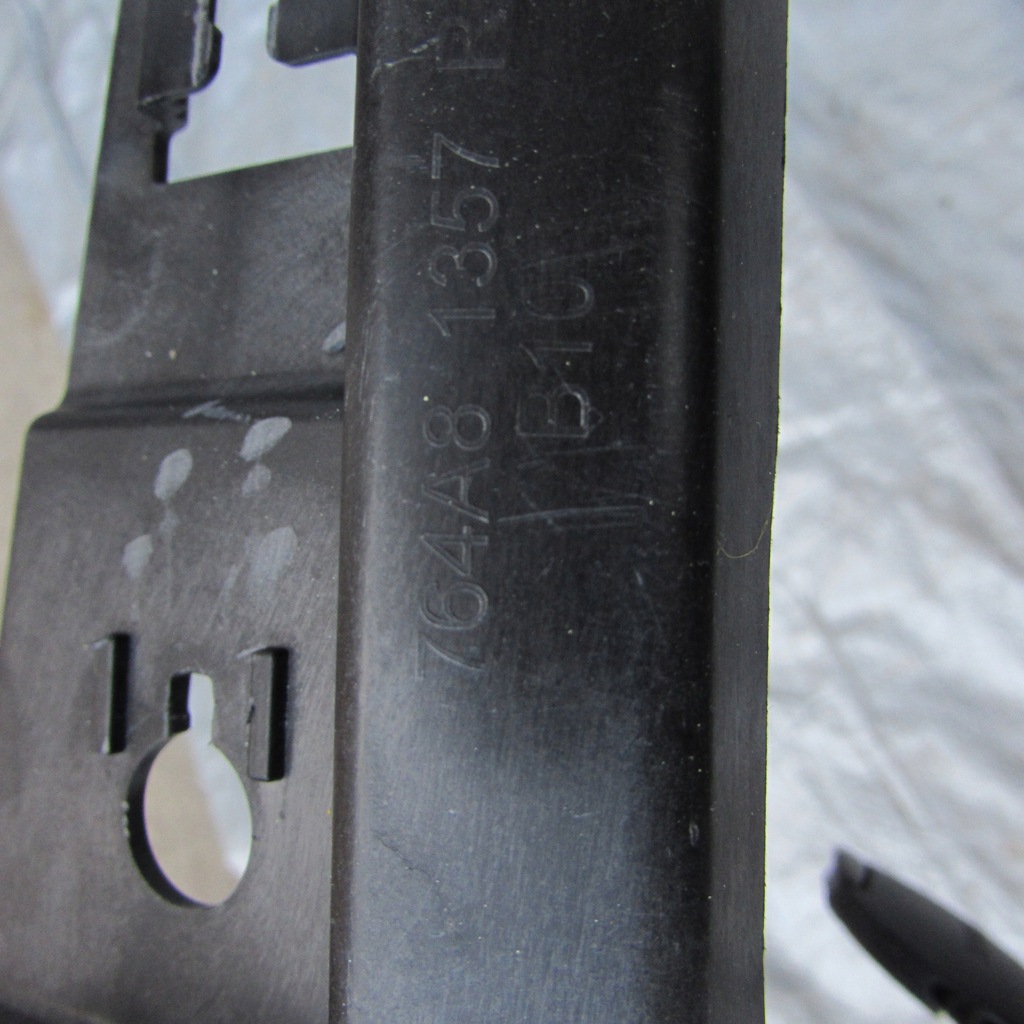 фото №2, Кронштейн накладки порога левая сторона renault zoe