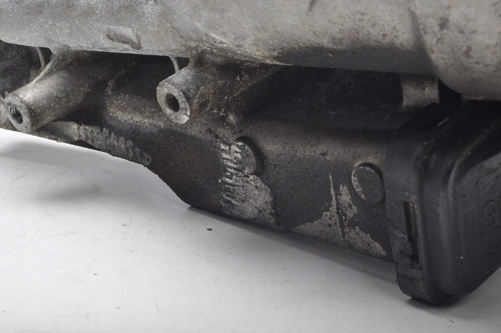 фото №7, Volvo s40 ii 2.5 t5 корпус фильтра масла 31338685