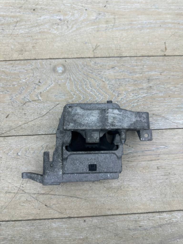 фото №1, Bmw f39 x2 кронштейн двигуна 17276810